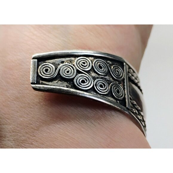 Vintage Sterling Silver Cuff Bracelet Celtic Style Braided Edge Swirl Design - Picture 4 of 9